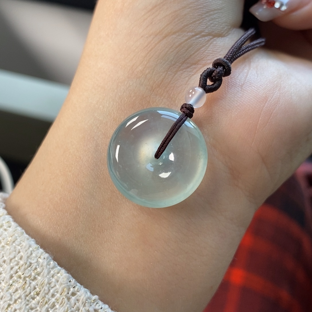 翡翠颈饰未镶嵌高冰种淡蓝晴起光肉扣20.7-5.9