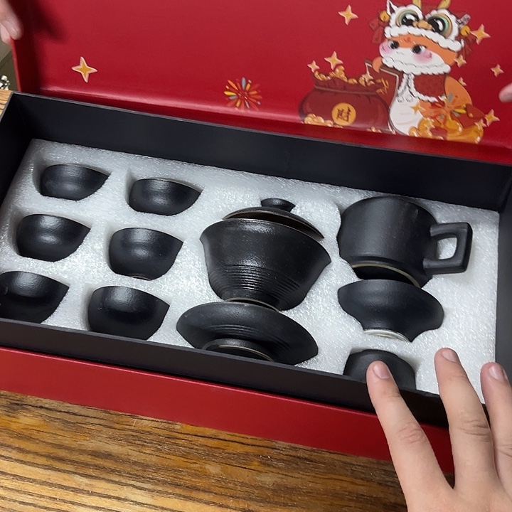 孤品茶具套装等。        