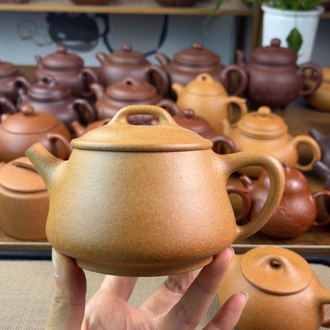 紫砂茶壶手工制作工艺精湛
