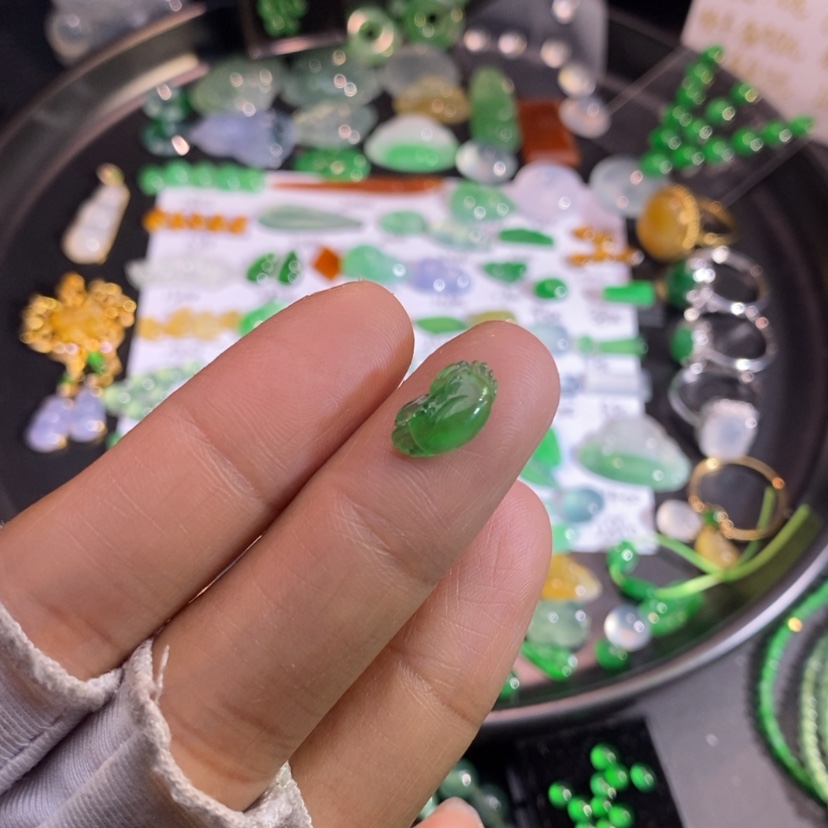 【闪购商品】翡翠挂件未镶嵌螃蟹