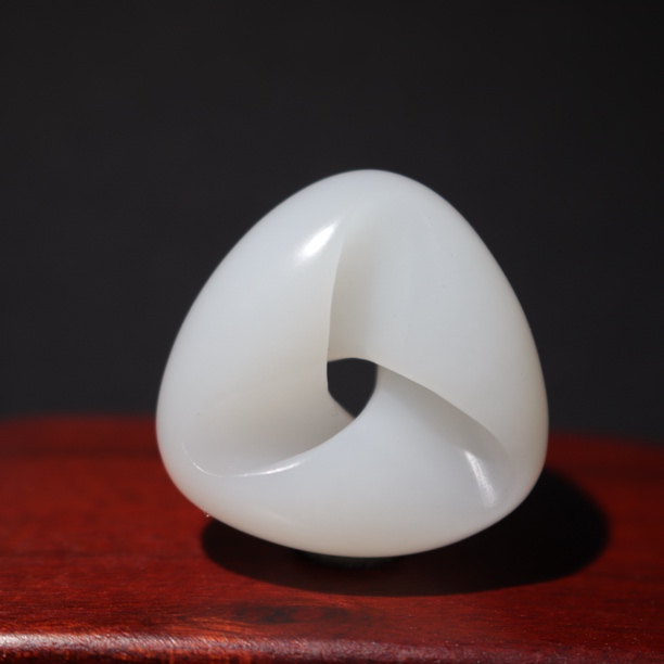 【瑜明堂】精品俄料白玉莫比乌斯环轮回时来运转时尚大方挂件