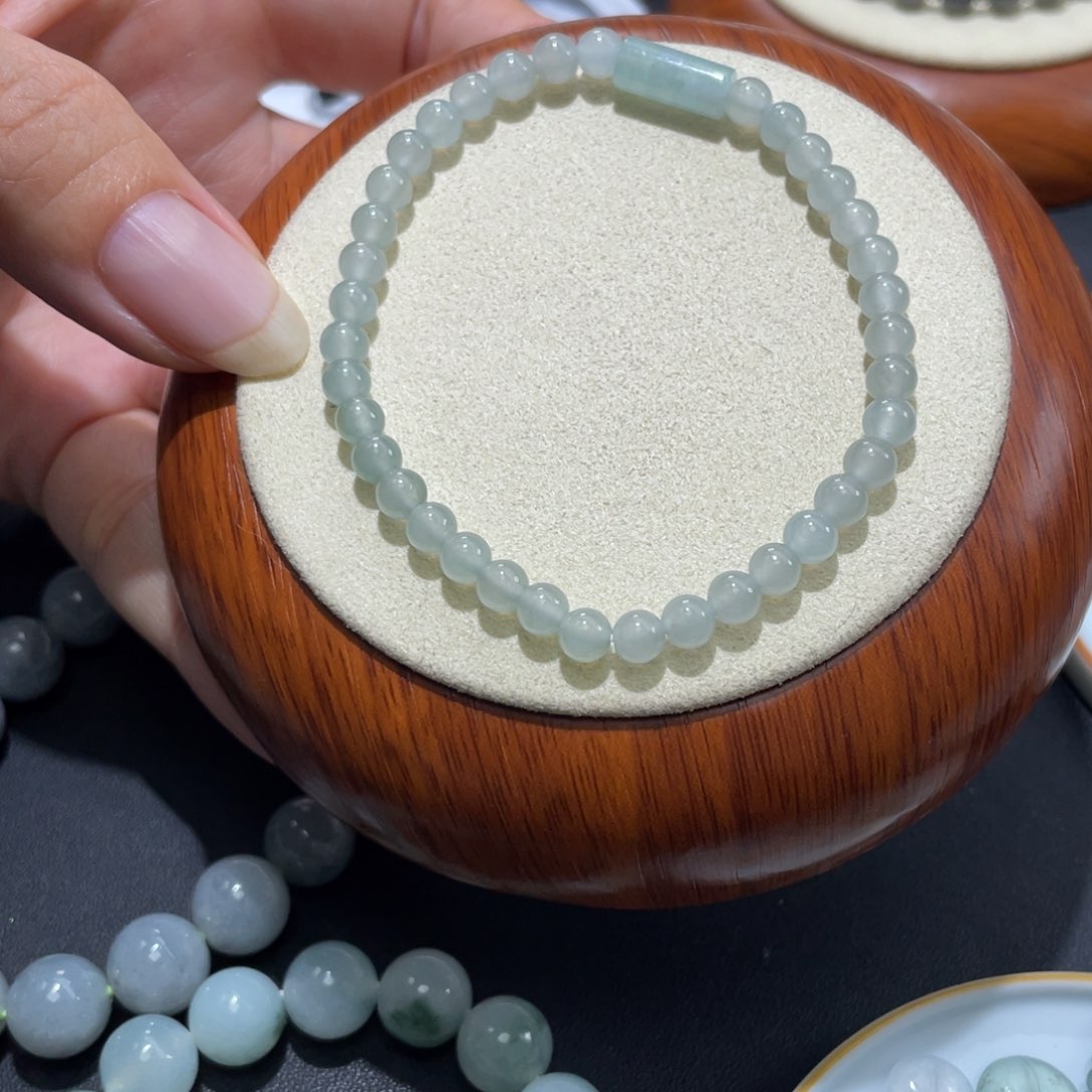 翡翠未镶嵌颈饰手串5+