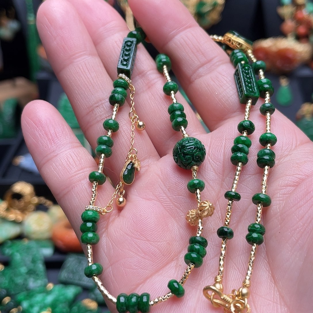 翡翠未镶嵌颈饰翡翠