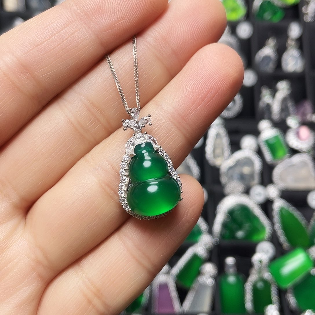 舒***号玛瑙/玉髓银S925镶嵌颈饰