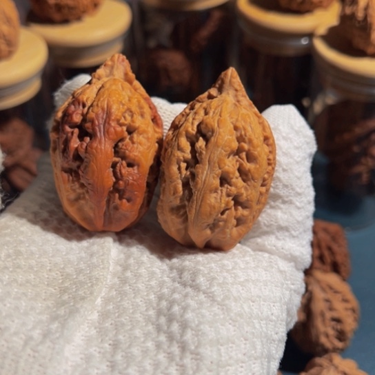 文玩核桃吊坠七彩霸王筋