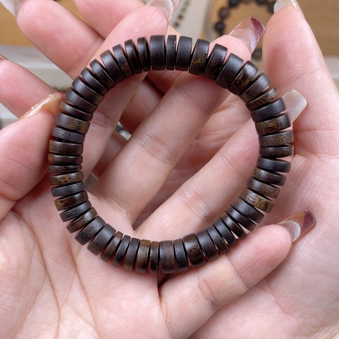 沉香手串M****u文莱黑棋