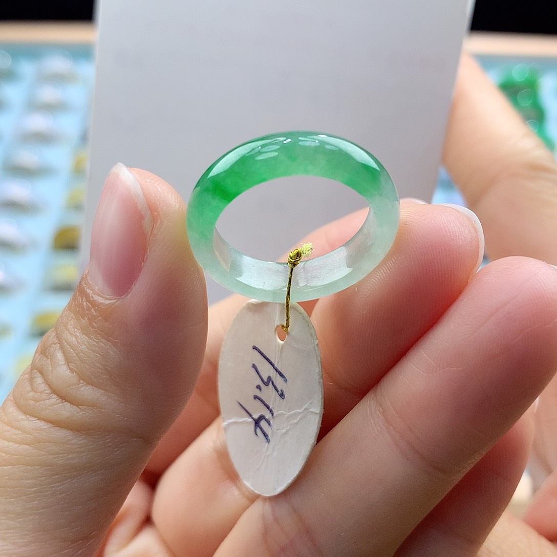 翡翠戒指未镶嵌大**?1314圈