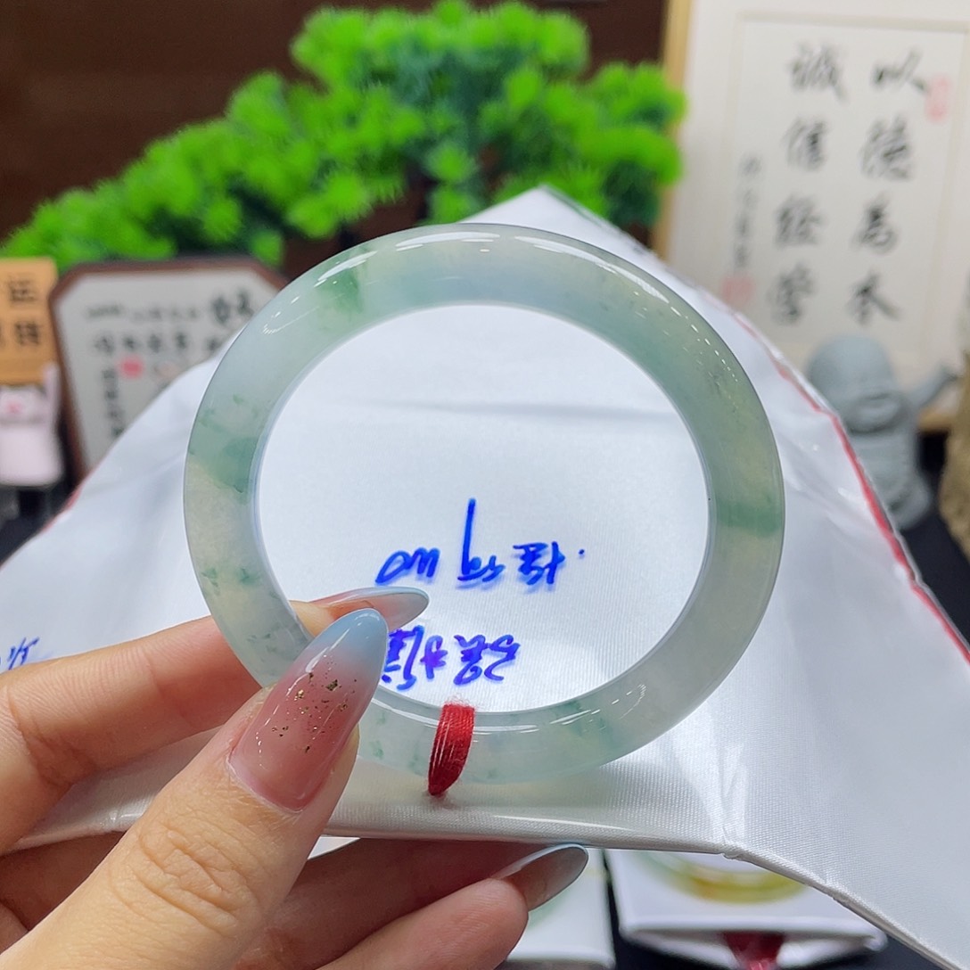 翡翠未镶嵌手镯12 号链接