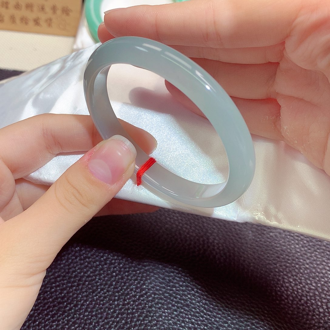 翡翠未镶嵌手镯9006