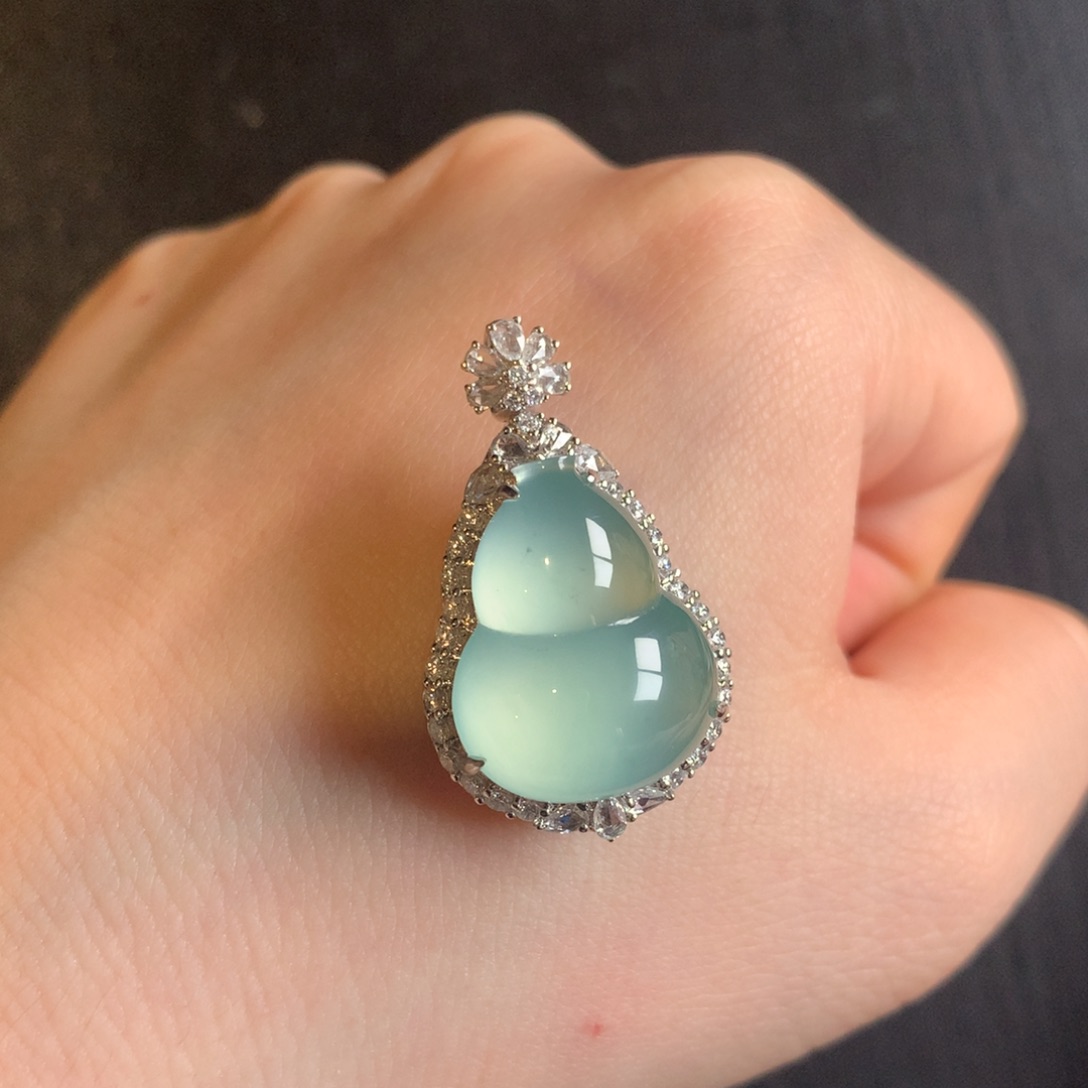 翡翠颈饰18K金镶嵌天然翡翠