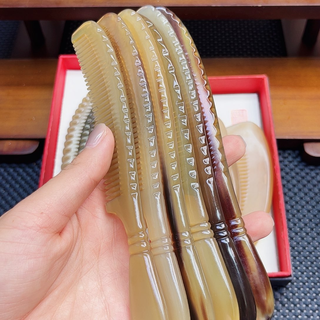 手工制作牛角梳子