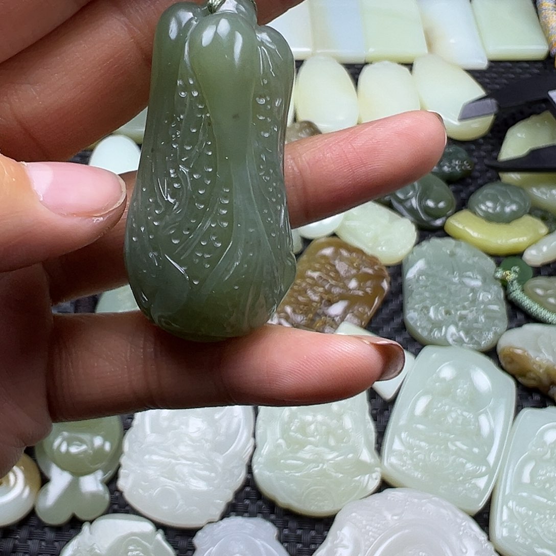 和田玉未镶嵌颈饰卡47.9