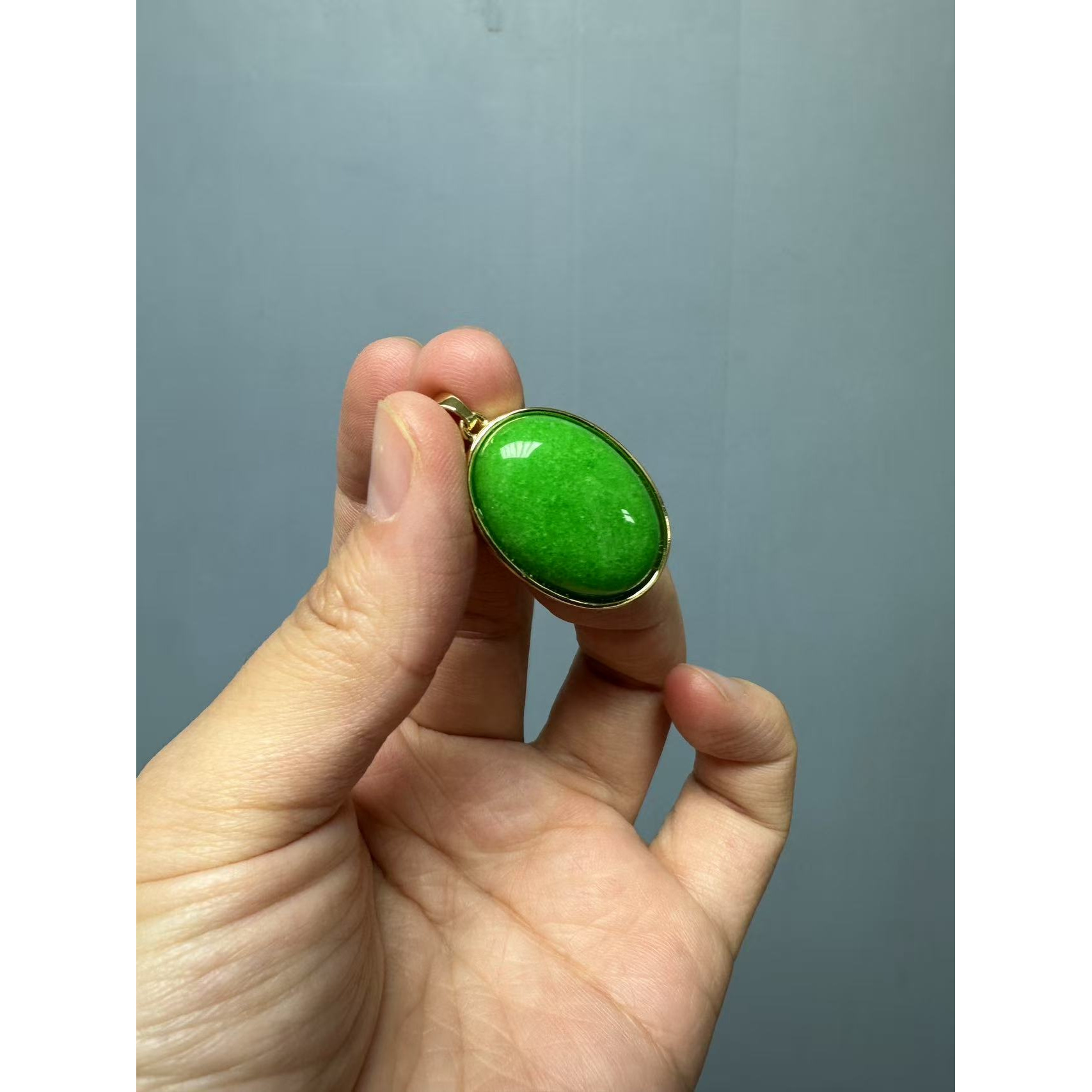 易安diy严选阳绿椭圆形大蛋面吊坠