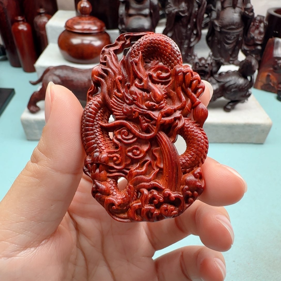 小叶紫檀把件龙牌