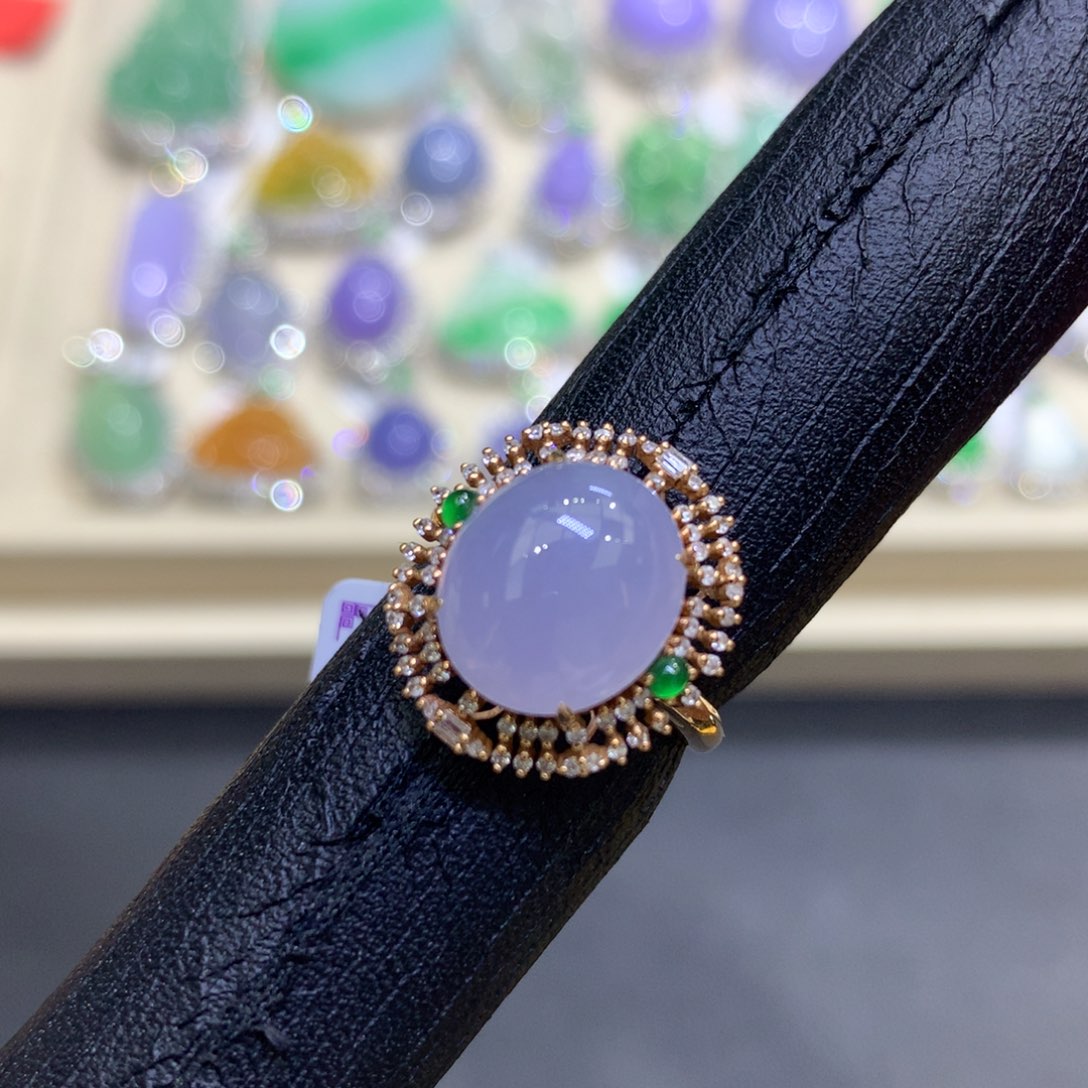 翡翠18K金镶嵌颈饰翡翠