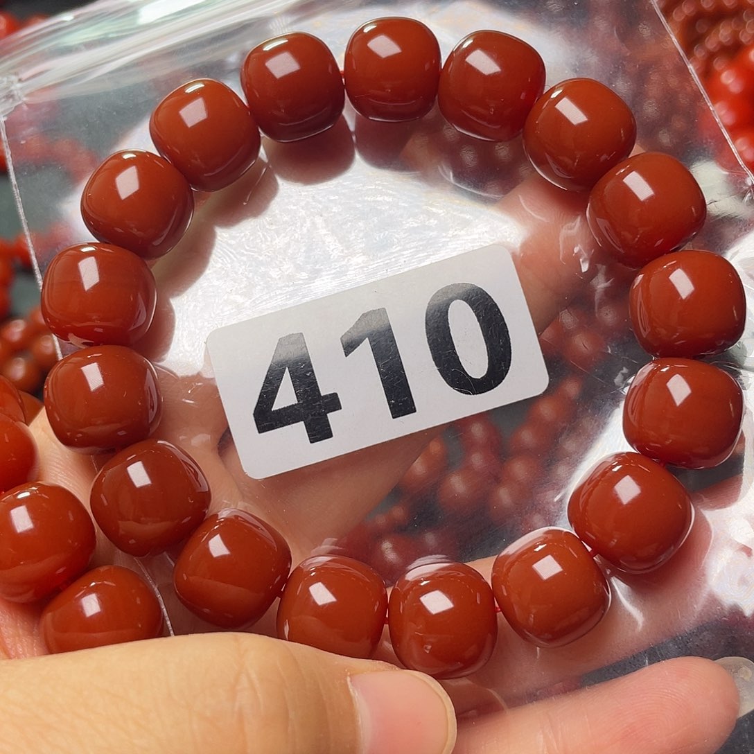 郭***嵘南红玛瑙未镶嵌手链