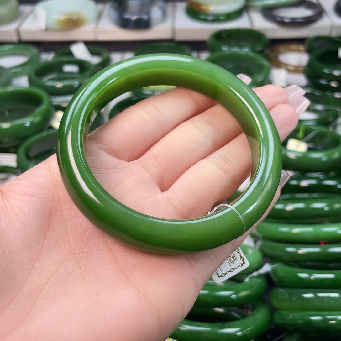 和田玉（碧玉）手镯未镶嵌