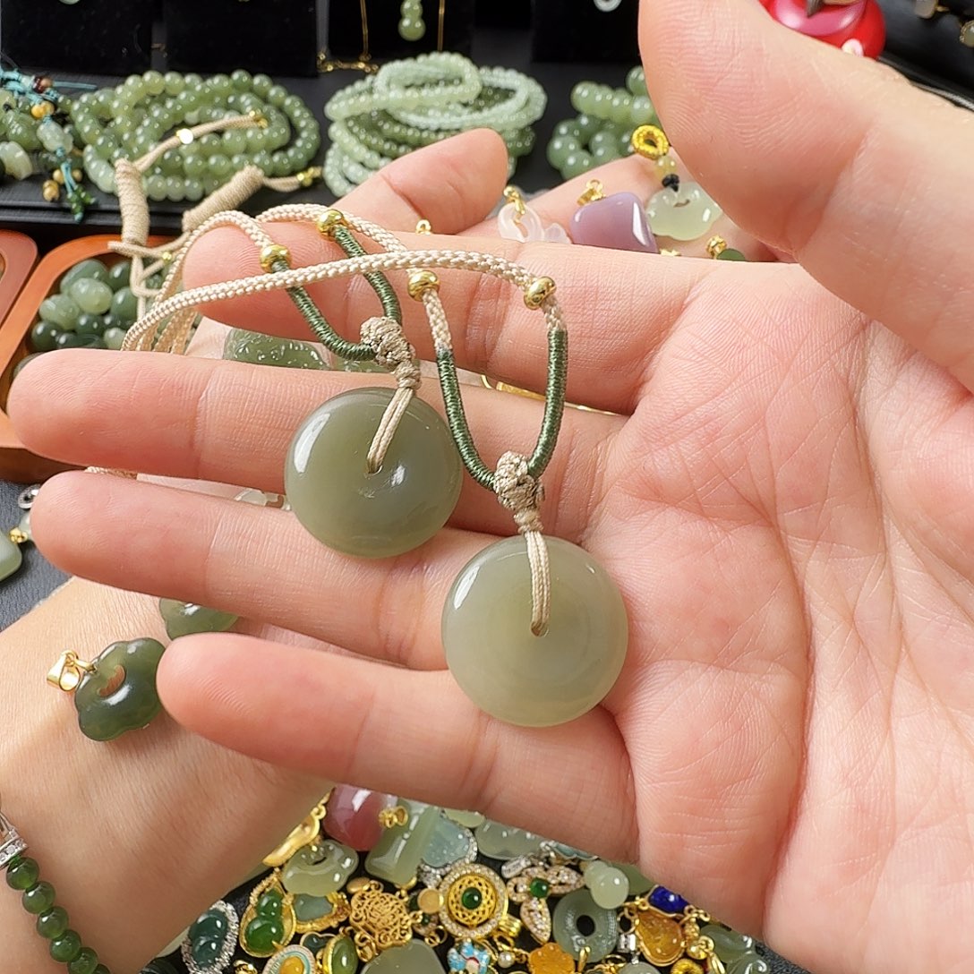 半***傷和田玉银S925镶嵌颈饰