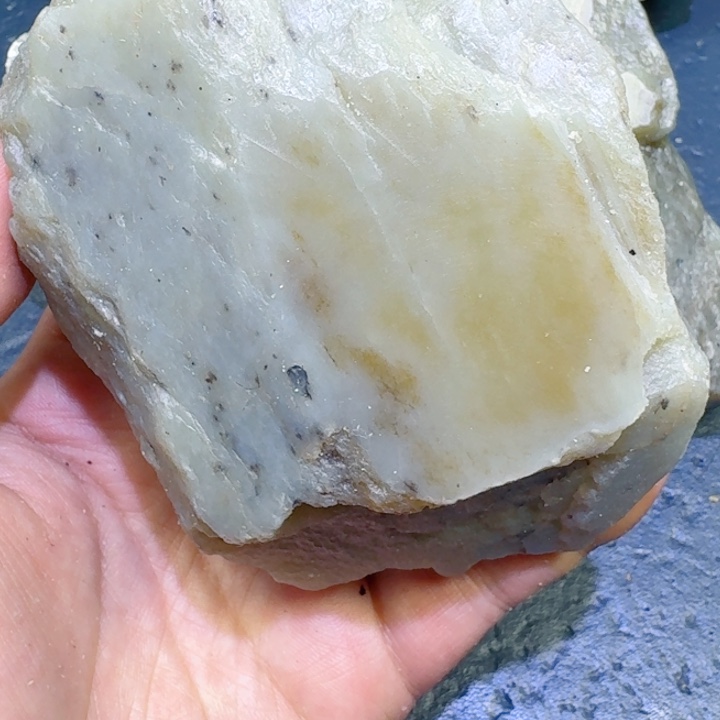 和田玉未镶嵌珠宝半成品