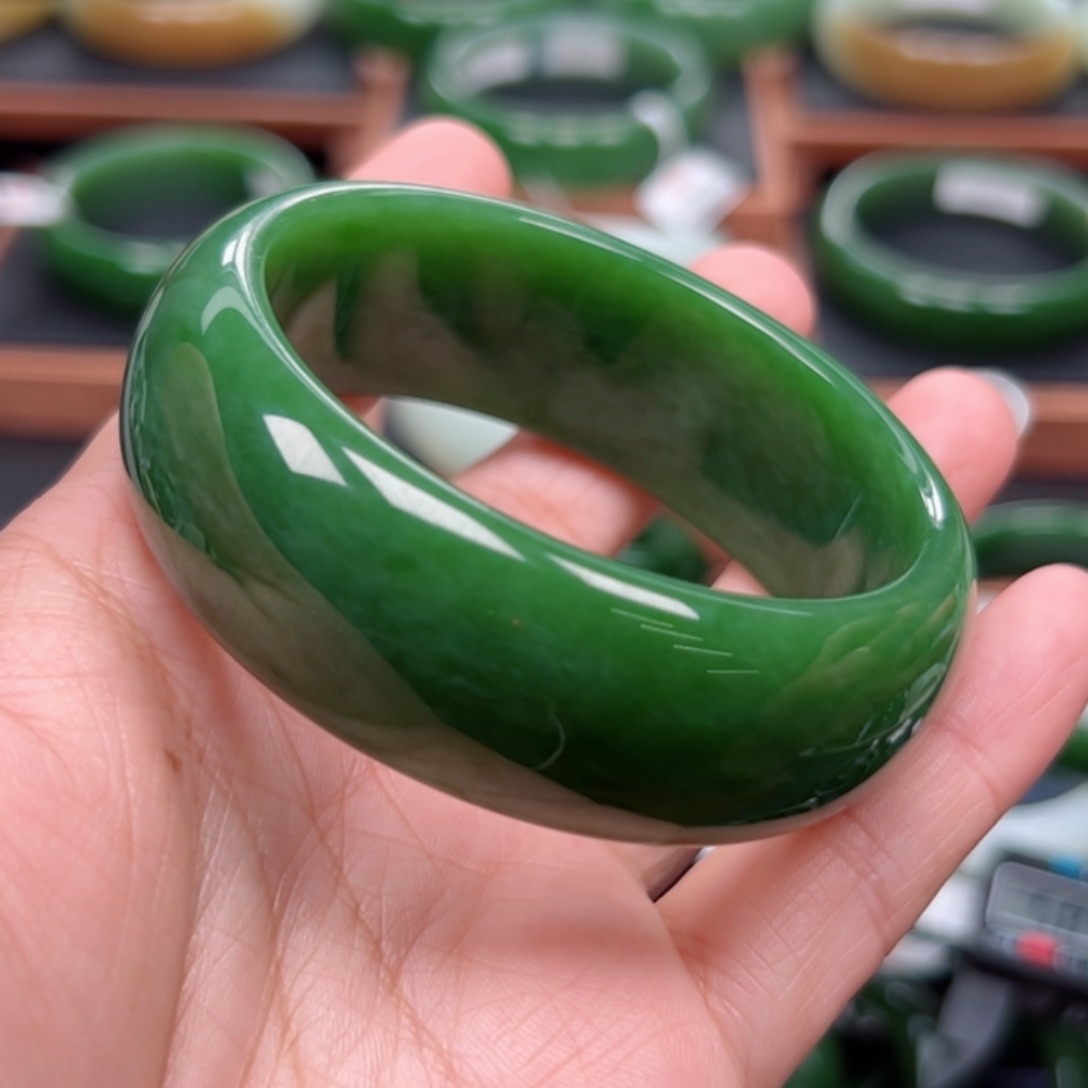 未镶嵌手镯和田玉（碧玉）