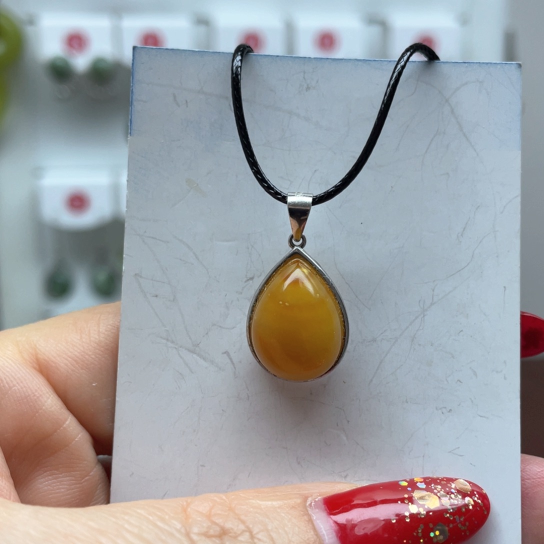 蛇纹石玉吊坠未镶嵌