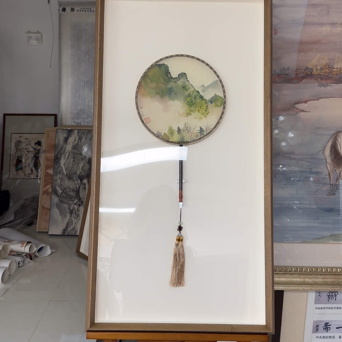 国画党震 团扇 带框