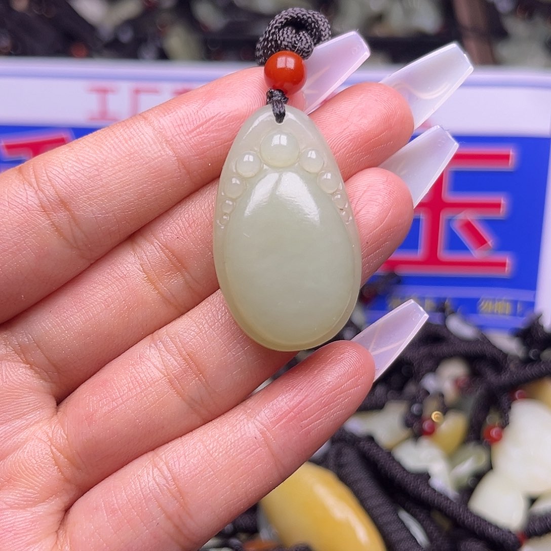 颈饰未镶嵌和田玉