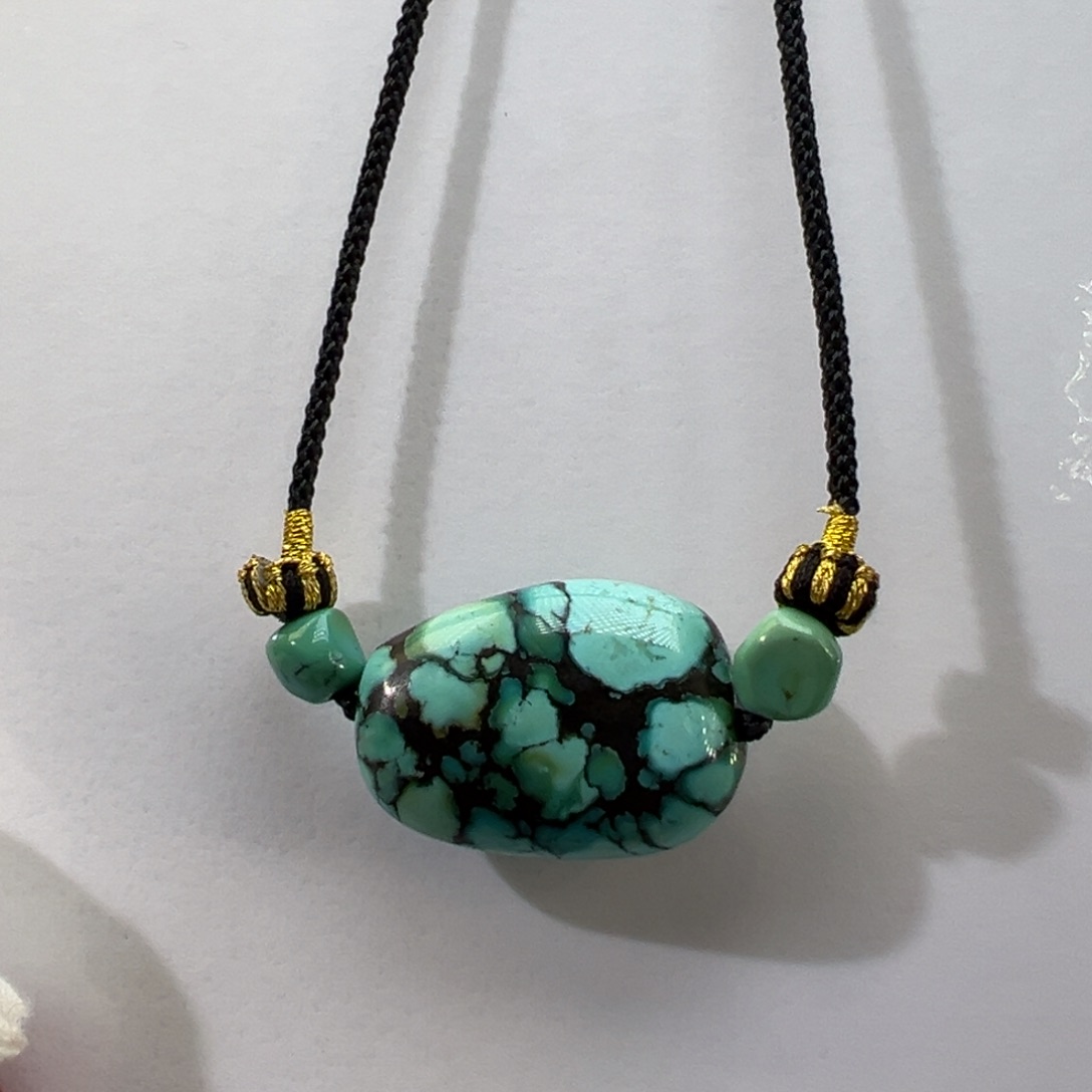 绿松石未镶嵌挂件