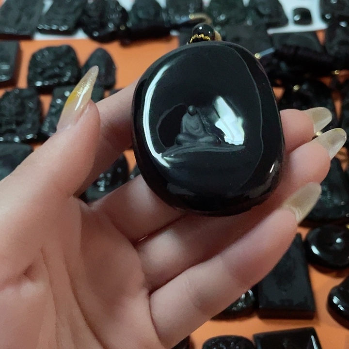 翡翠颈饰未镶嵌用****3