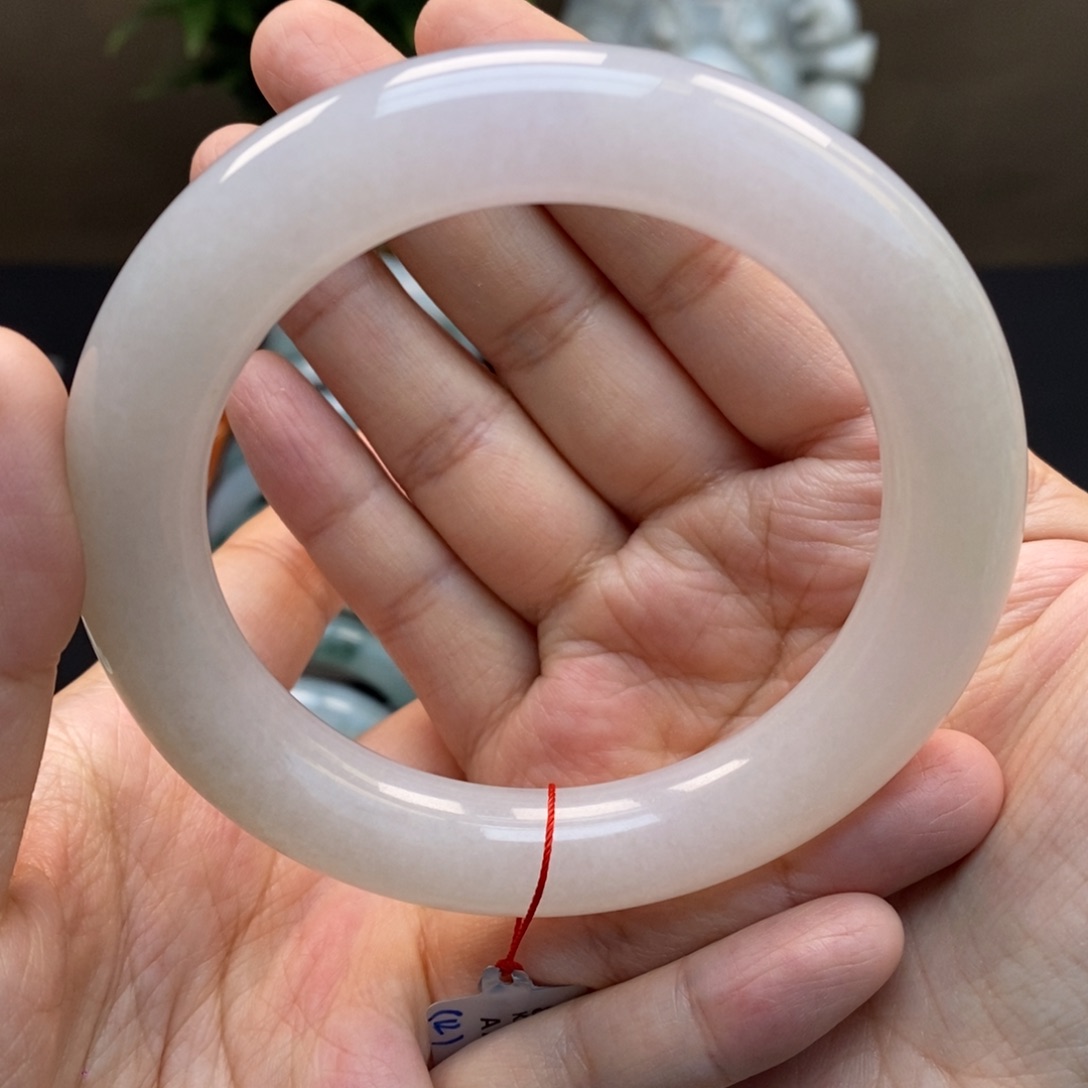 翡翠手镯未镶嵌天然