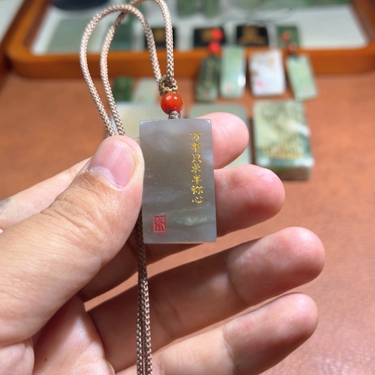 和田玉（糖玉）未镶嵌颈饰