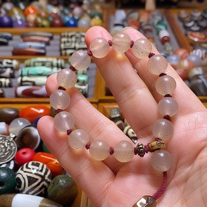 淡***纶玛瑙/玉髓未镶嵌手串