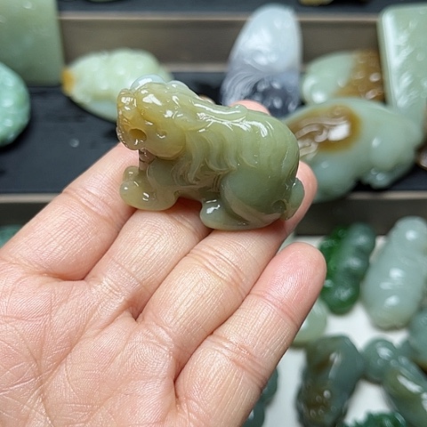 和田玉颈饰未镶嵌龍**神