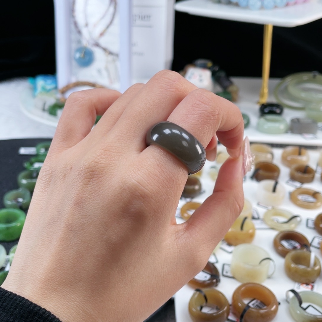 和田玉未镶嵌戒指P36烟紫轮胎17.2不退换