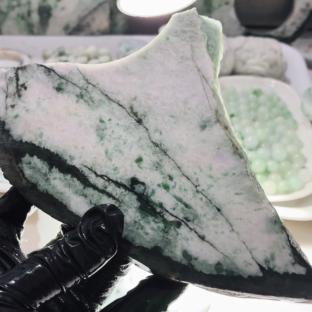 翡翠未镶嵌颈饰边角料