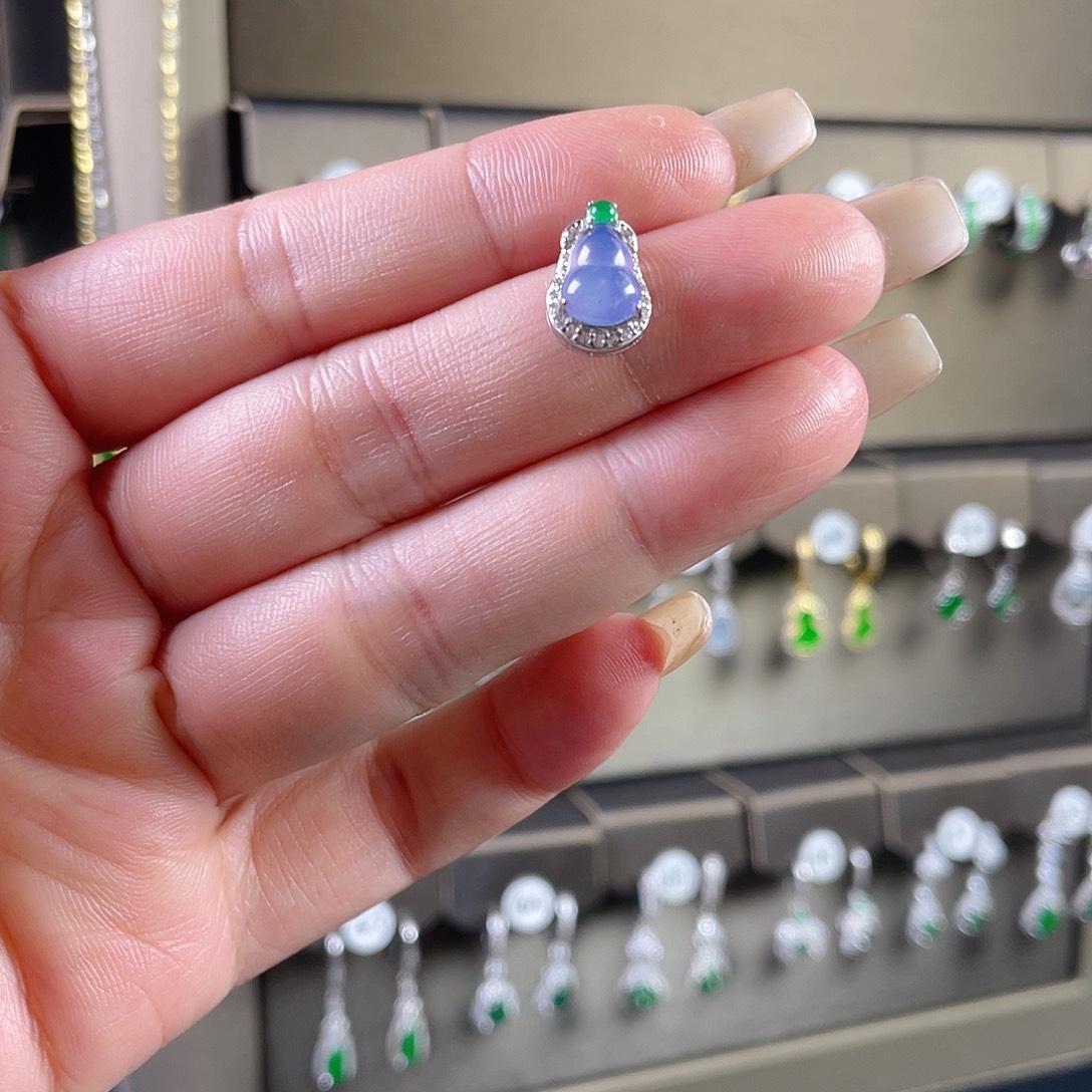 ****王翡翠银S925镶嵌耳饰