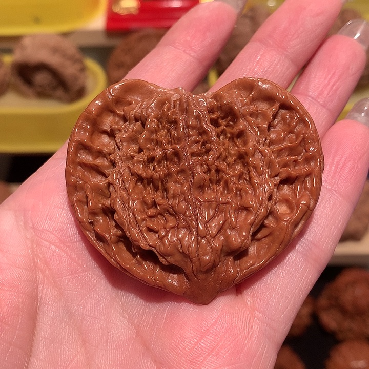 文玩核桃把件桃心