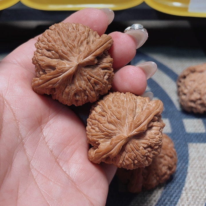 文玩核桃把件清****光白狮子43