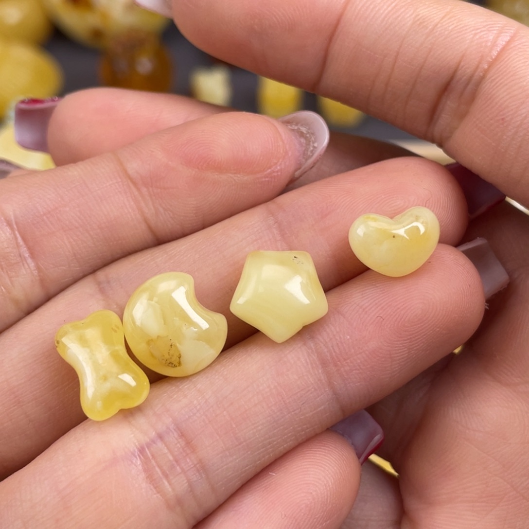 琥珀裸石未镶嵌蜜蜡