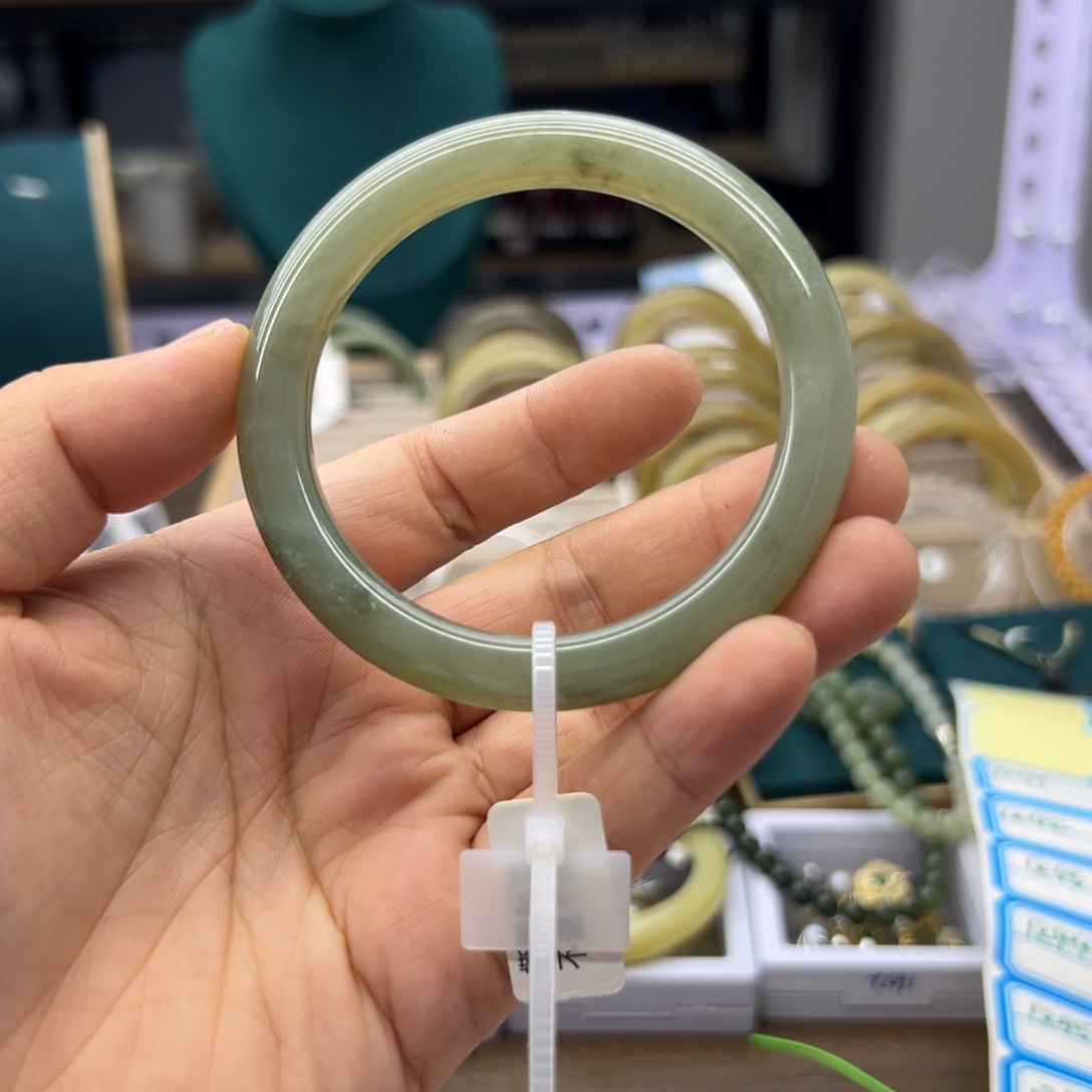 和田玉手镯未镶嵌57.6圈围1222