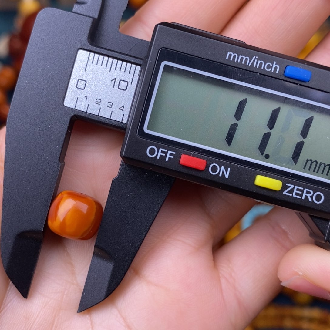 蜜蜡裸石未镶嵌蜜蜡