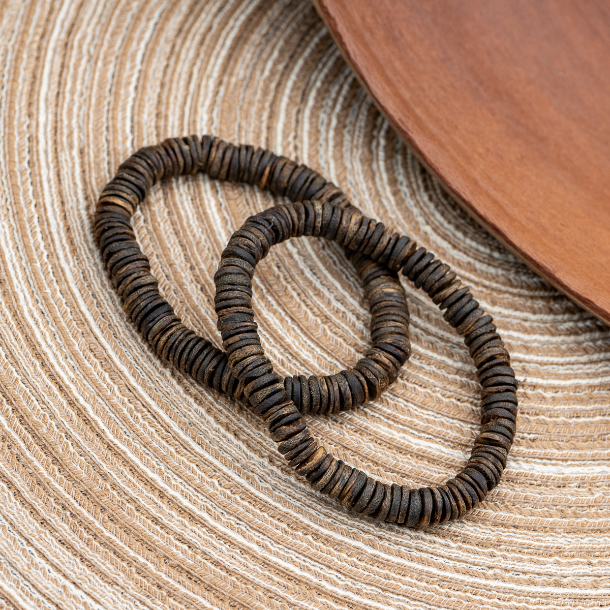 沉香莺歌绿棋楠沉水沉香随形片片珠单圈手串(多样性发其一)