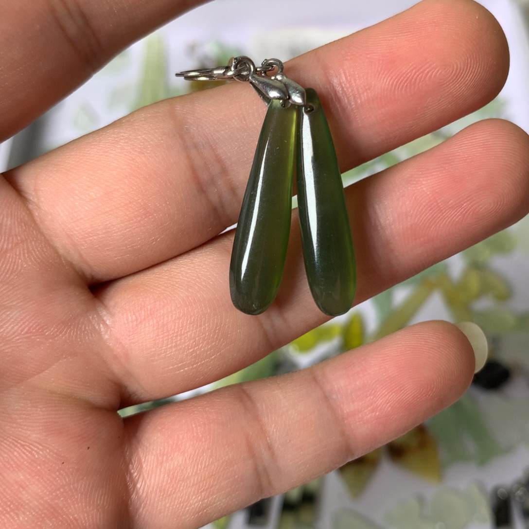 未镶嵌蛇纹石玉耳环