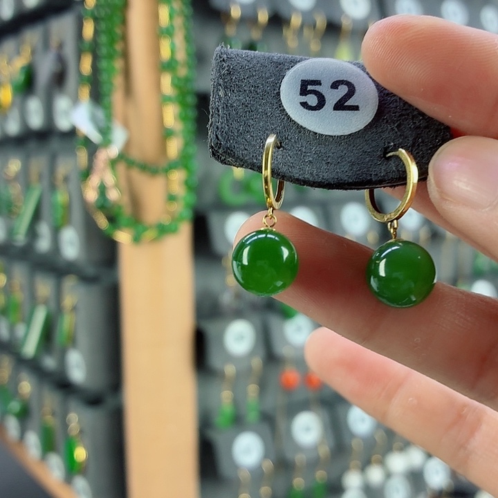 和田玉18K金镶嵌耳饰