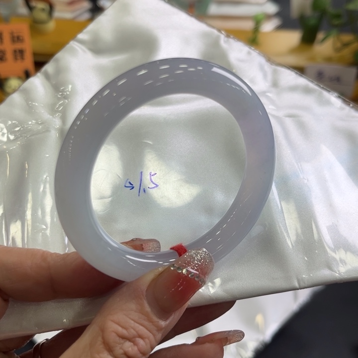 翡翠手镯未镶嵌冰紫