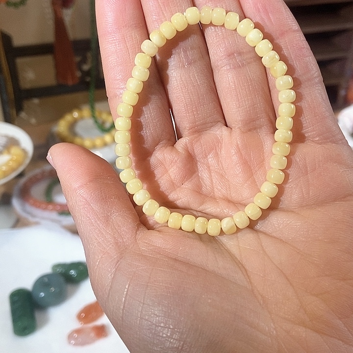 和田玉（糖玉）手链未镶嵌好