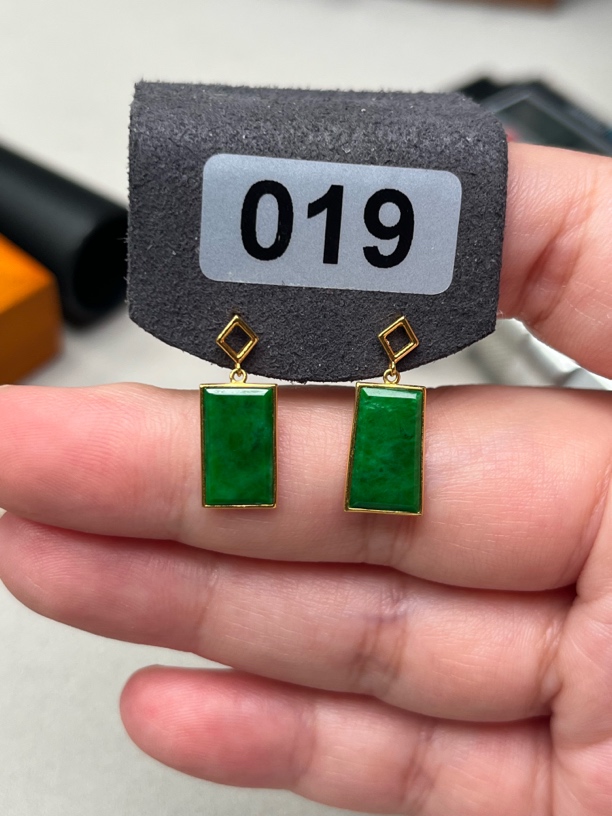 18k厚金镶嵌精致时尚百搭缅甸翡翠A货无事牌耳钉