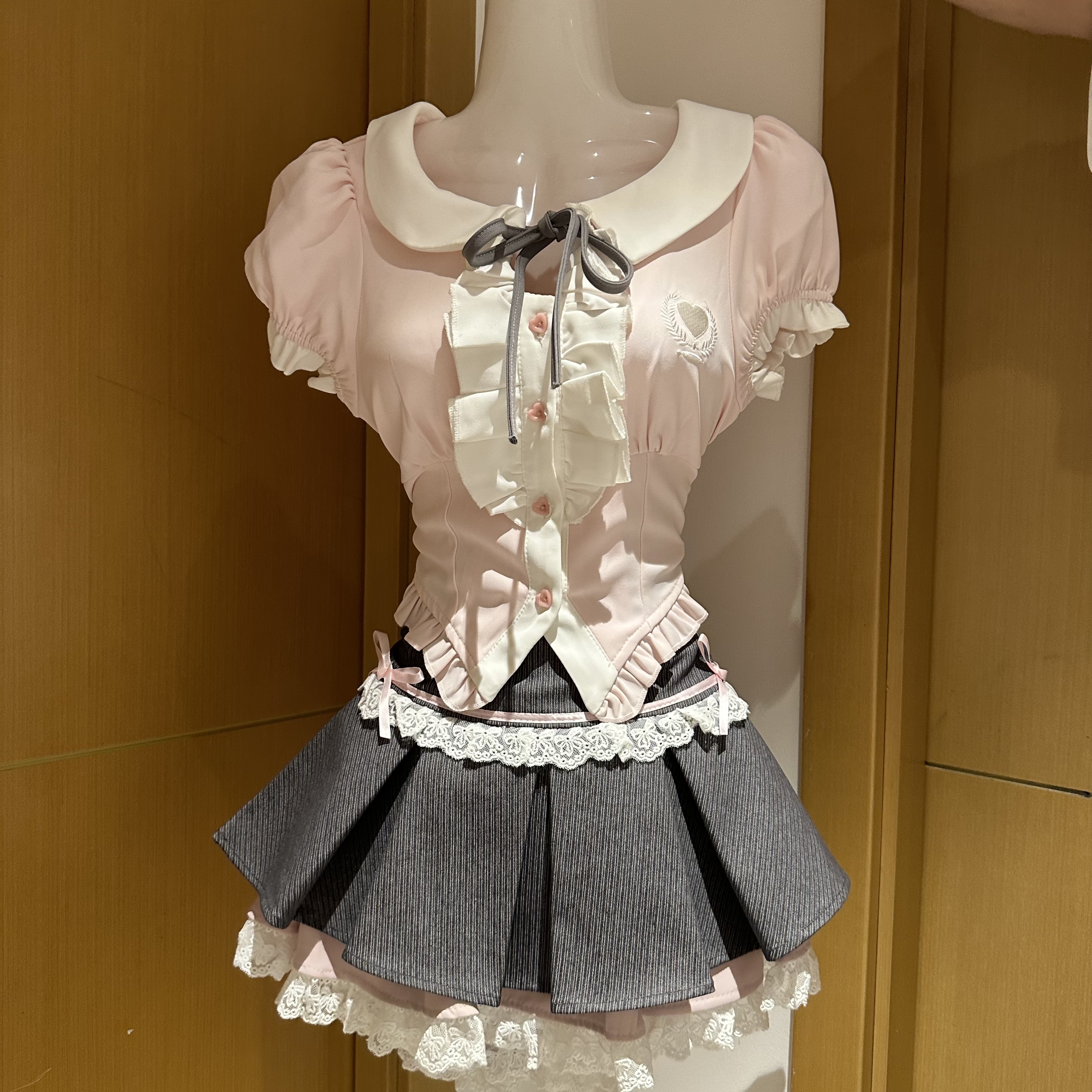 WM家粉色甜妹上衣灰色短裙夏季款