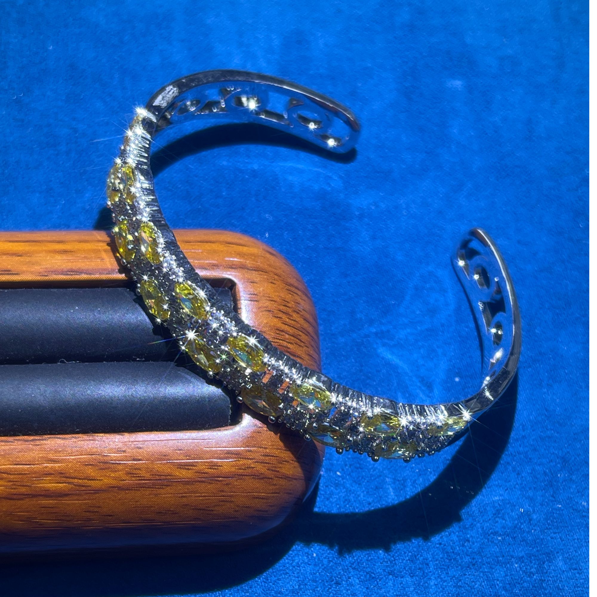 s9912白托黄镶手镯多样性发货