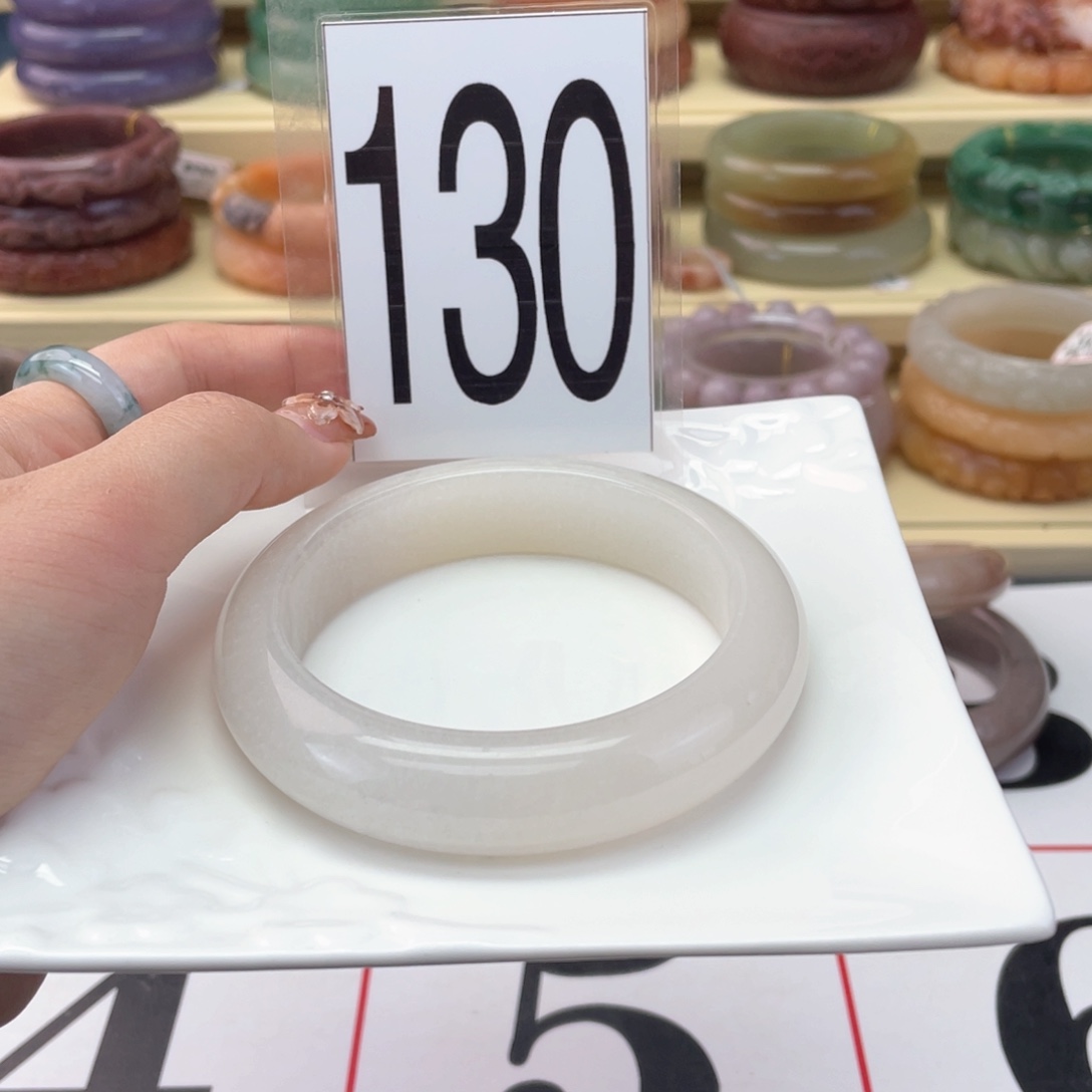 石英质玉未镶嵌手镯